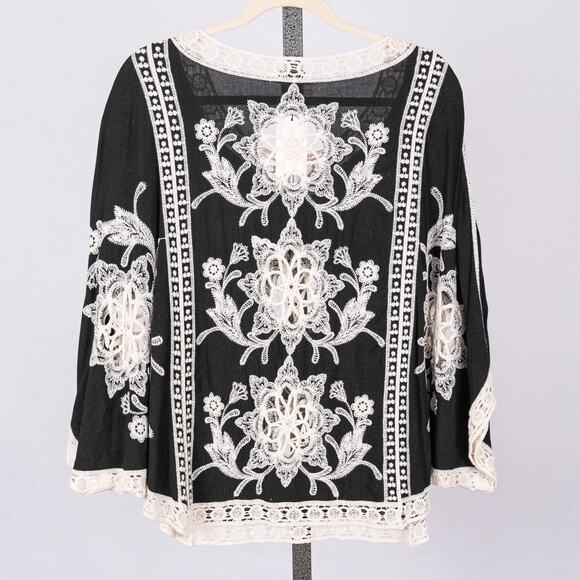 Molly Bracken Womens SZ MEDIUM Boho Blouse Lace Crochet Festival Feminine Floral - Picture 3 of 7